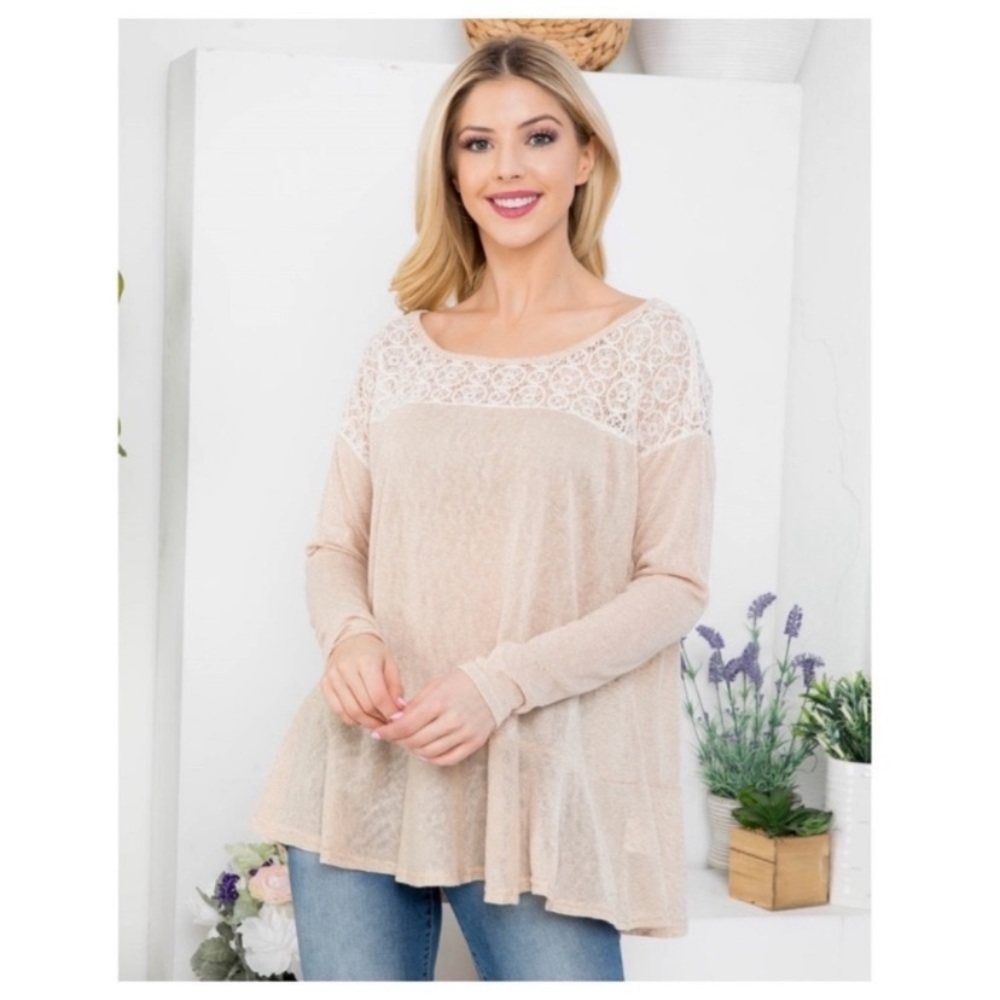 New Areve Ryu Beige Lace Detailed Top With
Pleated Hem